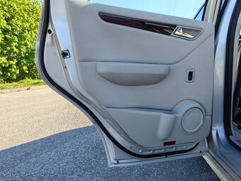 Mercedes-Benz A trieda 200 CDI Elegance Autotronic - 9