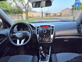 Predám Kia Ceed Faclieft 1.4 77kw Benzin r.v.2012 - 9