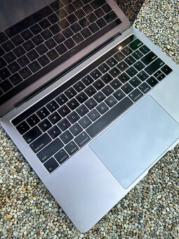 MacBook PRO 13, 500GB, 16GB, i7 touchbar - 9