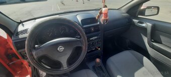 Opel astra 1.4 g hatchback 12/2008 - 9