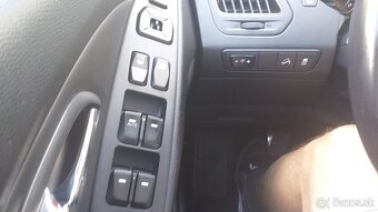 HYUNDAI ix 35 1.6 GDi MT 2013 - 9