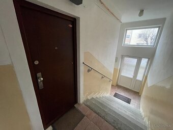 Predám 1 izb. byt - 24m2 vo výbornej lokalite v Kežmarku - 9