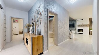 🏡 Nadštandardný 4-izbový rodinný dom s bazénom, zimnou teras - 9