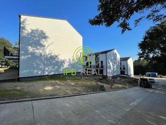 Úplne nový moderný 5-izb. rodinný dom s dvojgarážou v Stupav - 9