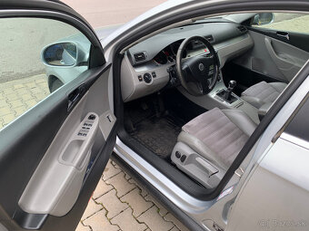 Predám VW Passat B6 2.0 TDI - 9