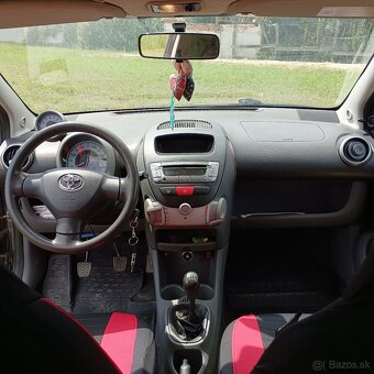 Spolahliva Toyota AYGO - 9