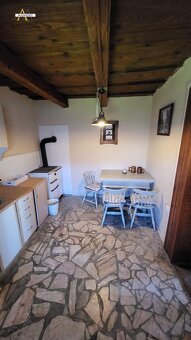 Na predaj rodinný dom s pozemkom 3228 m2 v obci Podkriváň - 9