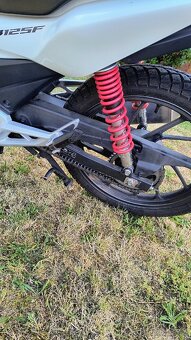 Honda CB125F - 9