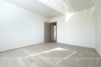 Na predaj priestranný 3-izbový byt po kompletnej rekonštrukc - 9