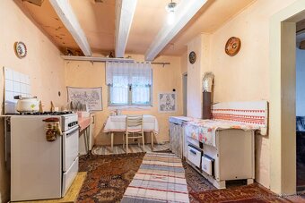 REZERVOVANÝ 200 ROČNÝ RODINNÝ DOM V MESTE VRANOV NAD TOPĽOU - 9