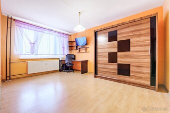 "REZERVOVANÝ" Ponúkam na predaj 3 izbový byt, Dargovských - 9