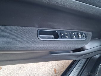 Peugeot 307 CC 2.0 16V Dynamique Top stav , zárkuka na KM - 9