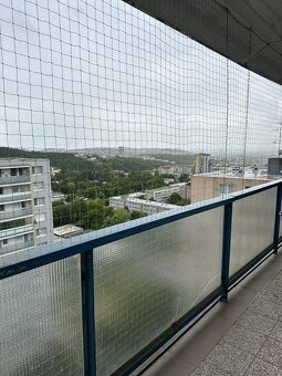 PRIESTRANNÝ 3-IZB. BYT S BALKÓNOM, KUKLOVSKÁ UL. - KARLOVA - 9