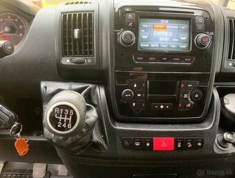 Peugeot Boxer 2.0 HDi, pre 3 osoby - 9