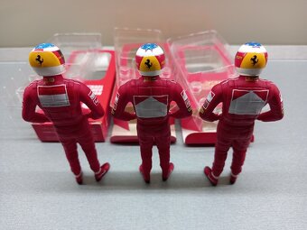 F1 FERRARI FIGURKY MICHAEL SCHUMACHER MINICHAMPS 1:18 - 9