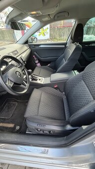 škoda superb 3 2.0tdi DGS6 110kw style - 9