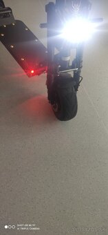 Predám monštrum elektrokolobežku na 13"kolesách - 9