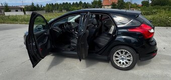 FORD FOCUS 1.6 TDCi DPF 115k Titanium - 9