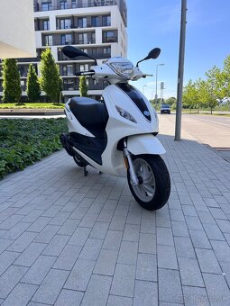 50 cm3 skuter Piaggio fly 50 4T 2016 - 9