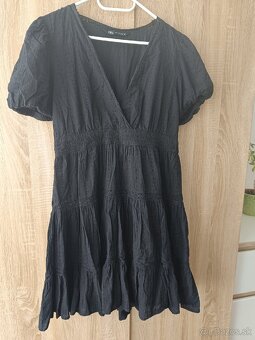 Rôzne dámske XL šaty - 9