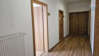 Prenájom troch kancelárií, 87 m², Farská 10, Nitra - 9