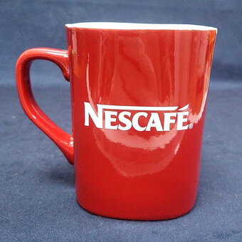 Predám červené hrnčeky NESCAFÉ - klasické i tie s ksichtíkom - 9