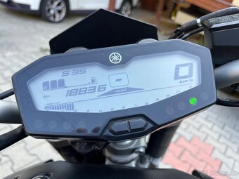 Yamaha mt 07 - 9