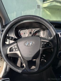 Hyundai i20 1.2i 62 kW r.v. 2014 - 9