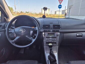 Predám Toyota avensis Combi Faclieft 2.2D D4 110kw r.v.2007 - 9