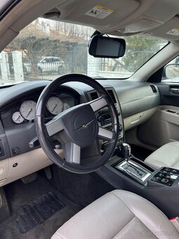 Limuzina Chrysler 300c 3,5 V6 200kw LPG VIP NEW INTERIER - 9