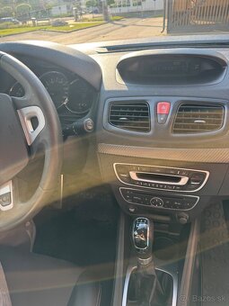 Renault Fluence 1.6,81 kw,r.v.2010 - 9
