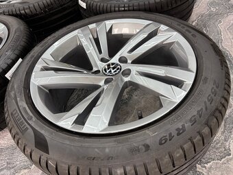 ✅ 5x112 r19 Tiguan Rline Valencia nádherne - 9