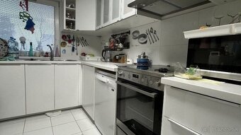 NOVÁ CENA 4-izbový RD s potenciálom ďaľšieho 3i domčeka na - 9