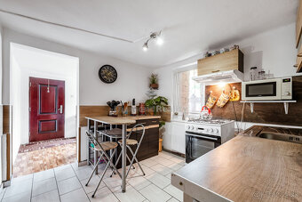 Ponúka na predaj RD Valaliky - 9