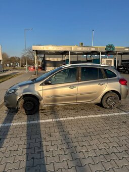 Renault clio 1.2 - 9