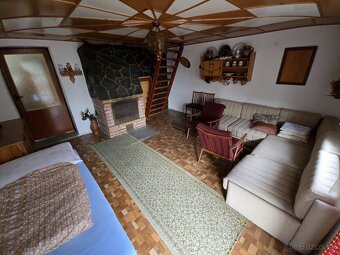 Lukratívny Pozemok 512m² s Murovanou Chatou v Rači pod Lesom - 9