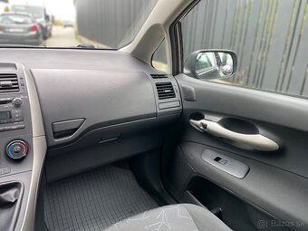 Toyota Auris 1.33 VVTi, Nová STK + EK - 9