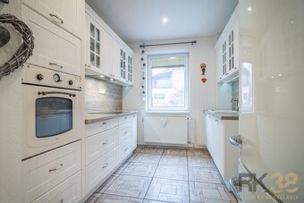 Rezervované: Zrekonštruovaný baťovský dom so záhradkou - 9