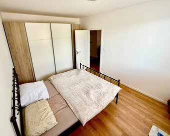 Prenajmem moderný 4-izbovy bungalov v Trenčíne, Vinohrady - 9