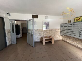 ZNÍŽENÁ CENA - Veľký 2 izbový byt na sídlisku Juh / Nové Zám - 9