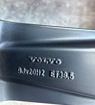 Zimní sada Volvo XC90 275/45R20 110V - 9