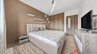 MODERNÝ, PRIESTRANNÝ 3-IZBOVÝ BYT S GARÁŽOU V CENE – NOVOST - 9
