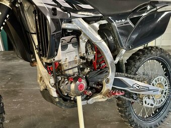 YAMAHA YZ250F - 9