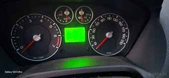 Ford fiesta 1,6 S benzin 74 kw - 9