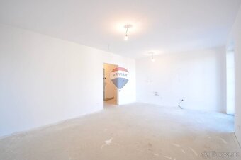 PREDAJ, 2-izbový byt, balkón, 60 m2 + Parking, Stará Lesná,  - 9