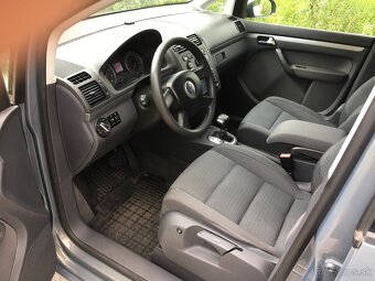 Volkswagen Touran 1.6 FSI 85Kw - 9