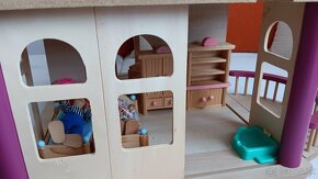 Drevený domček pre bábiky s nábytkom - 9