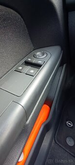 Opel Astra 2011 benzín - 9