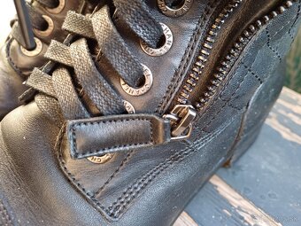 Chanel čižmy 39.5 /40 čierne kožené biker - 9