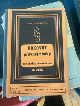 Staré Komunistické Knihy - Hospodárstvo Ekonomika Právo - 9